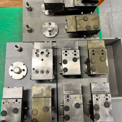 Mecamatic pallets and chucks (USED)